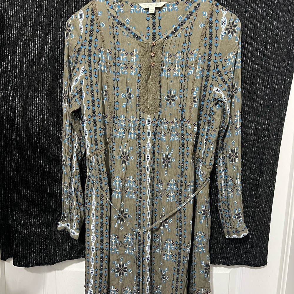 Stylish Greed and blue/burgundy/white Patterned Dress